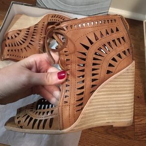 Jeffrey Campbell wedges 7.5